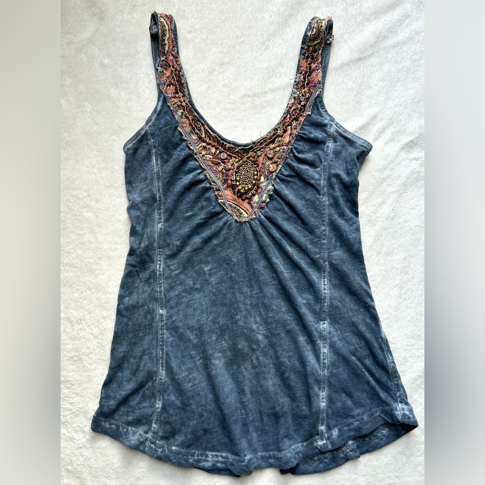 Free People Wooden Bead Embellished Fitted Tank Top wit Back Slit size XS Cotton